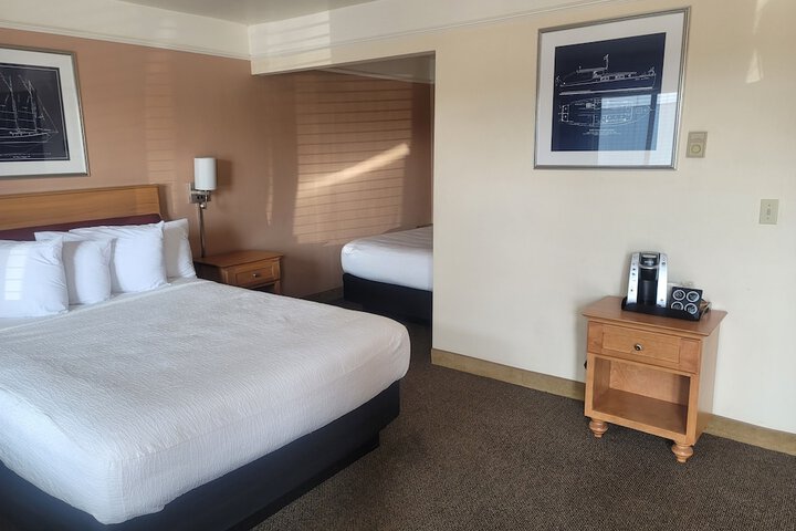 Room 30 of 46