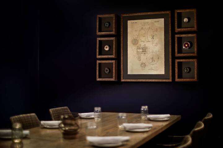 Dining 52 of 82
