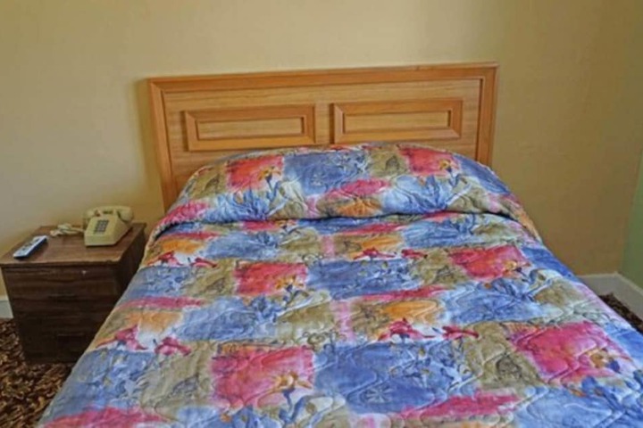 Room 32 of 39