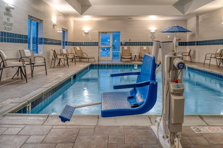 Holiday Inn Express & Suites Edwardsville by IHG