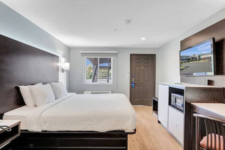 Room 14 of 43