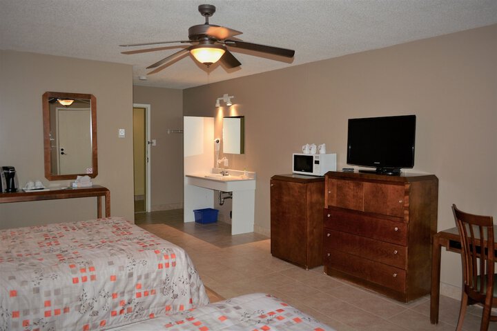 Room 6 of 34