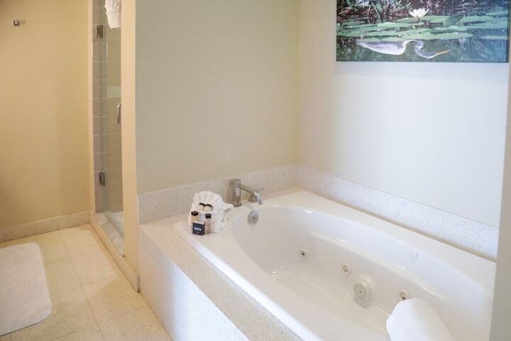 Hot Tub 50 of 57