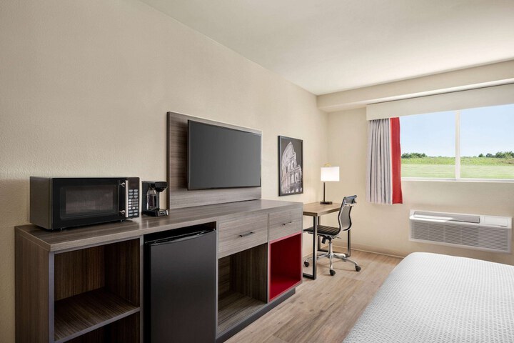 Room 16 of 39
