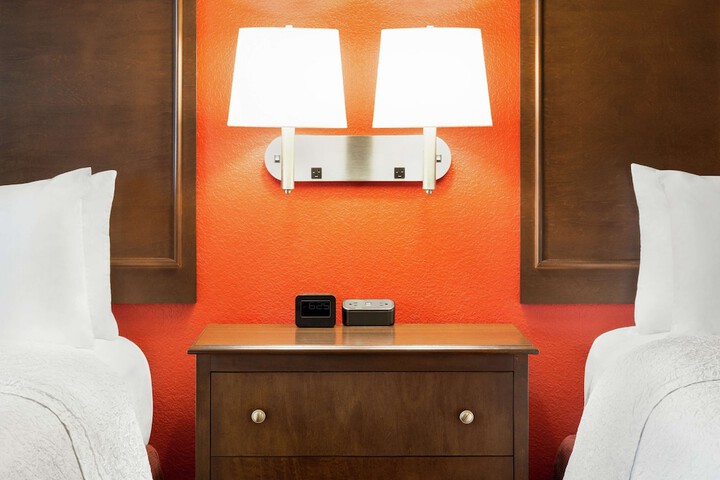 Room 16 of 42