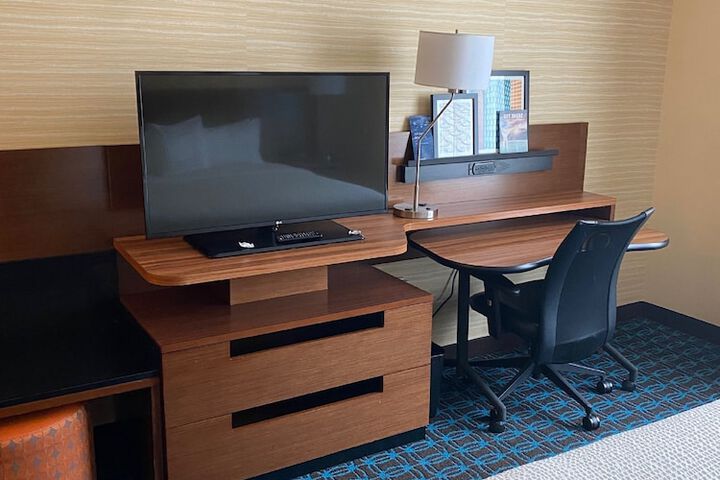 Room 18 of 33