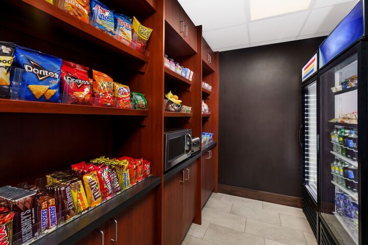 Courtyard by Marriott Manchester - Boston Regional Airport