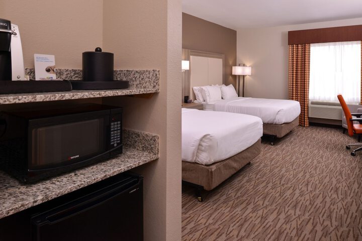 Holiday Inn Express & Suites Williams by IHG
