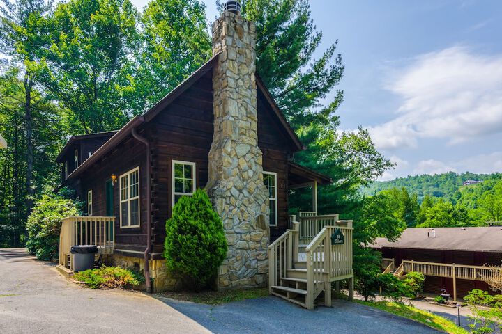 Highland Hills Motel and Cabins – a Master Hosts Resort