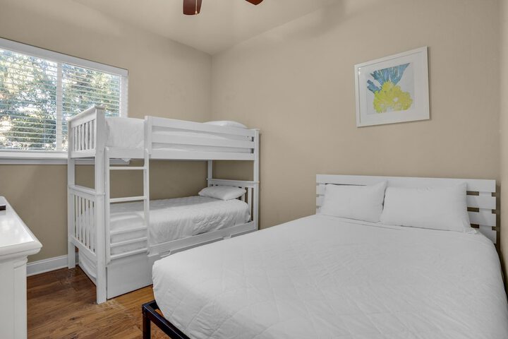 Room 27 of 43