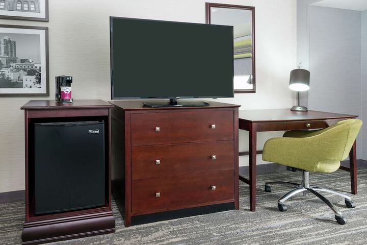 Room 15 of 27