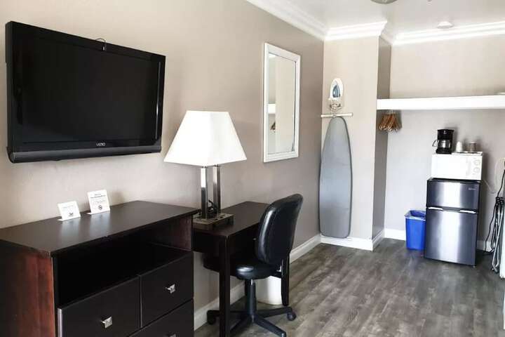 Lotus of Lompoc - a Great Hospitality Inn