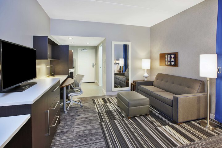 Room 19 of 33