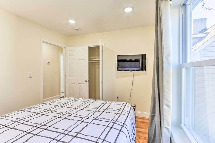 Bright Irvington Home 2 Mi to Prudential Center!
