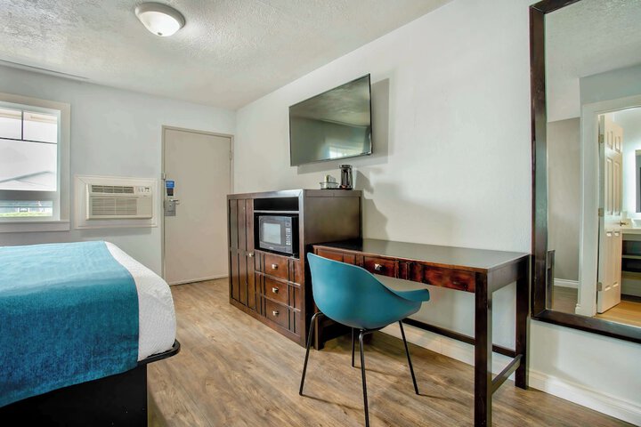 Studio 6 Suites Albany OR