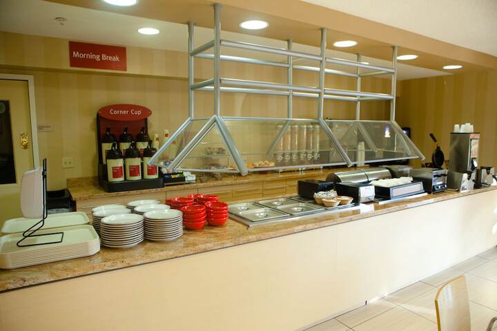 Breakfast/Coffee Service 27 of 33