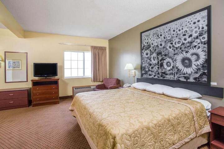 Western Inn & Suites