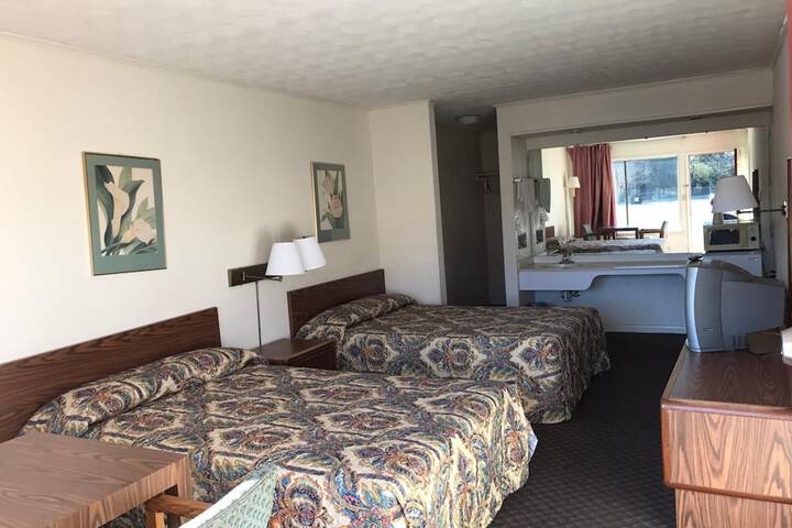 Room 9 of 25