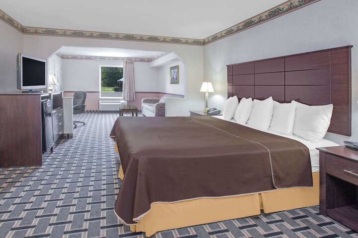 Room 13 of 35
