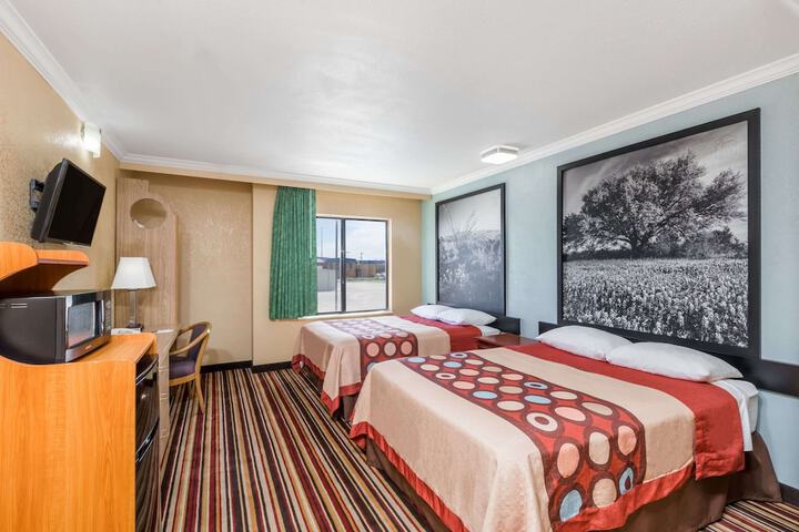 Room 11 of 15