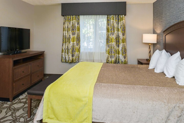 Room 21 of 83