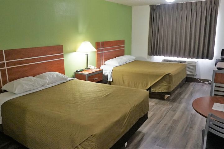 Econo Lodge Inn & Suites Pekin - Peoria Area