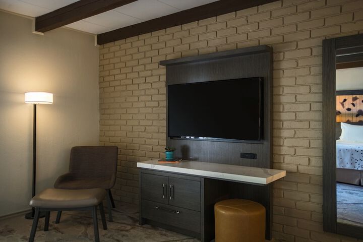 Room 36 of 70