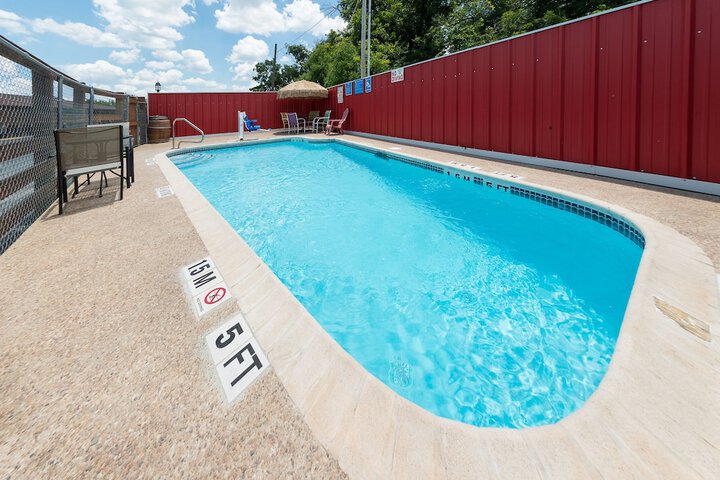 Pool 11 of 70