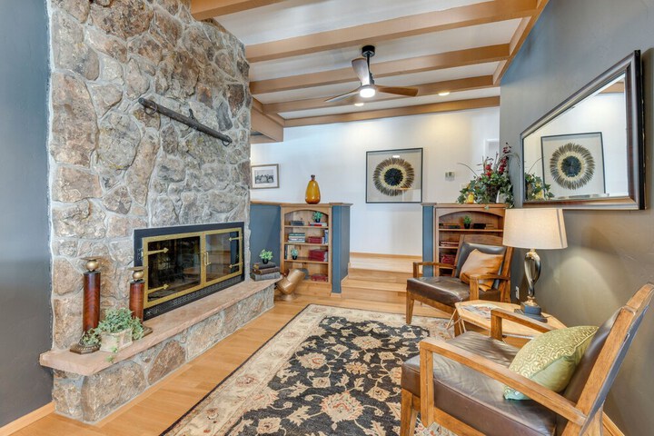 Game Room Media Room & Pool: Luxe Villa in Craig!