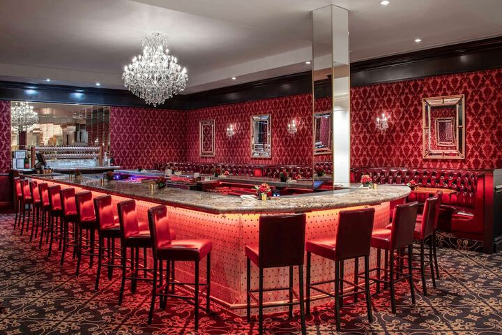 Lounge 58 of 67