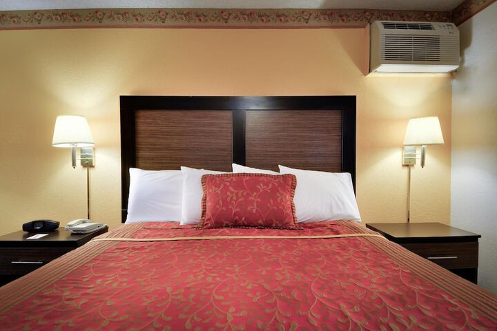 Room 11 of 31