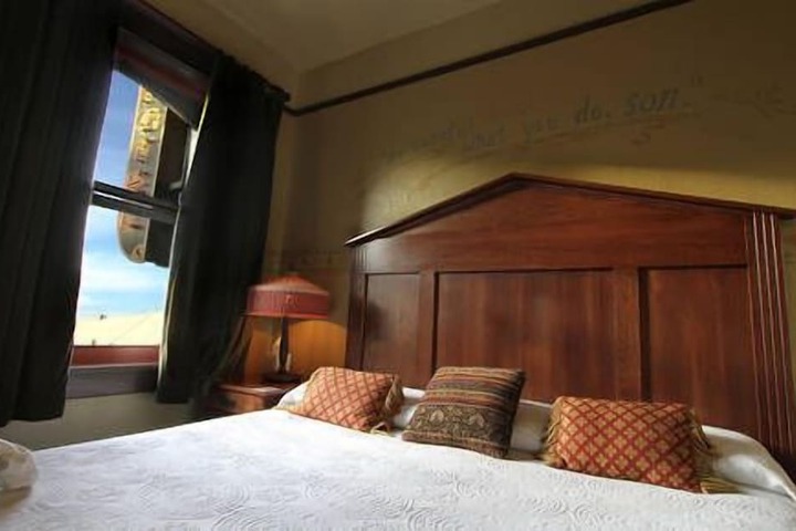 McMenamins Olympic Club
