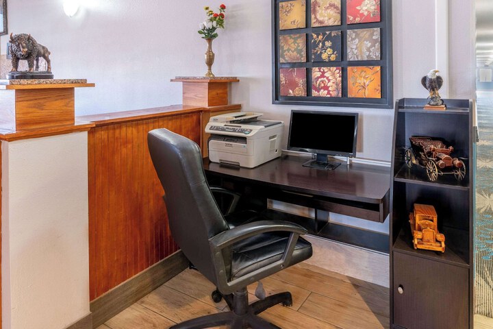Business Center 30 of 30