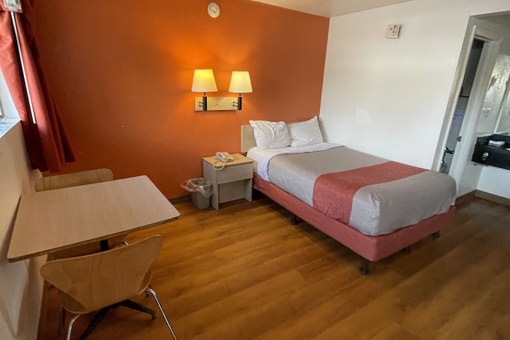 Room 16 of 22