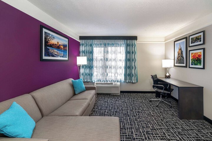 Room 22 of 33