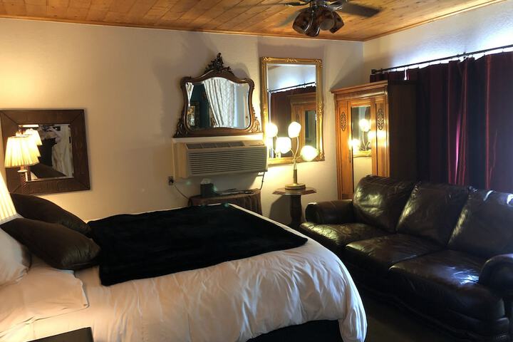 Echo Canyon Spa Resort (Adults Only)