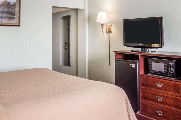 Room 15 of 49