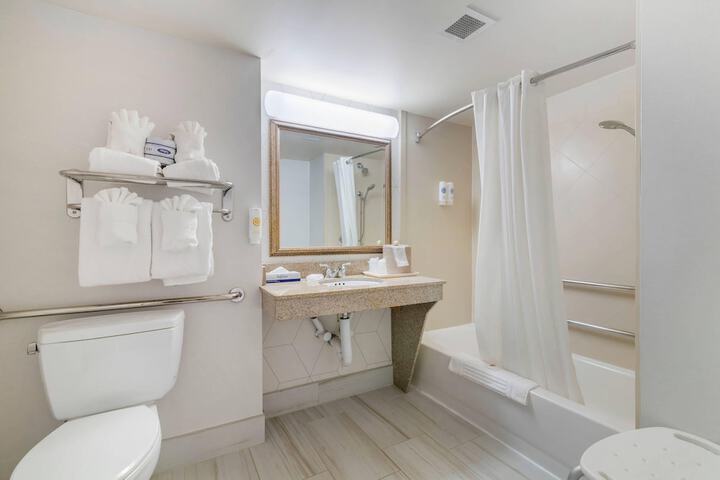 Comfort Inn & Suites Lake George