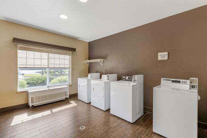 Best Western Plus Riverfront Hotel & Suites