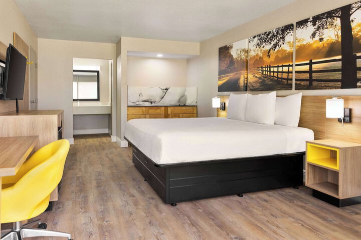 Days Inn by Wyndham McComb MS