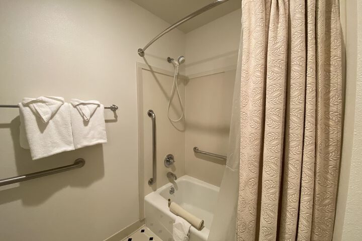 Room 38 of 130