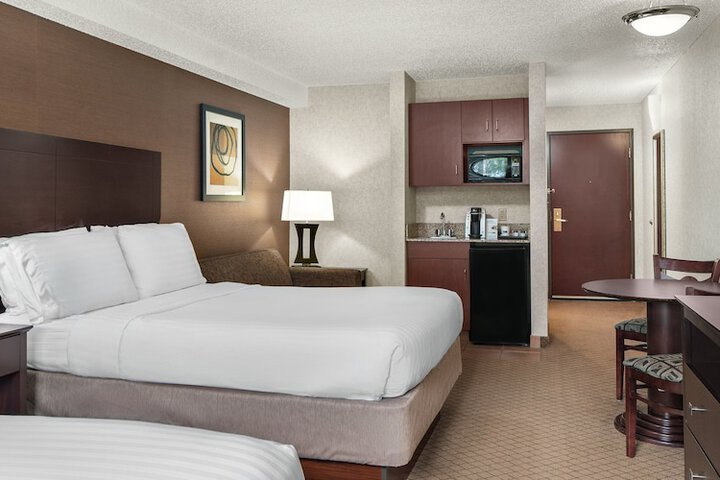 Holiday Inn Express Grove City by IHG
