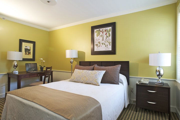 Room 14 of 28
