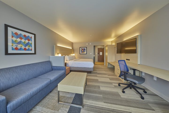 Room 18 of 38
