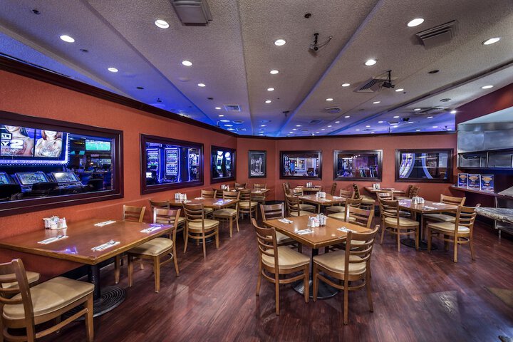 Dining 19 of 35