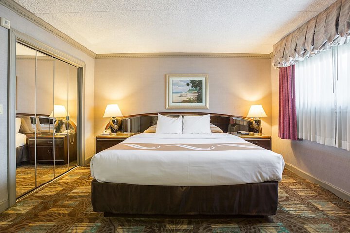 Room 7 of 27