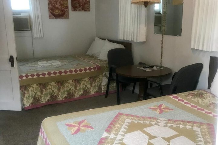 Chalet Motel