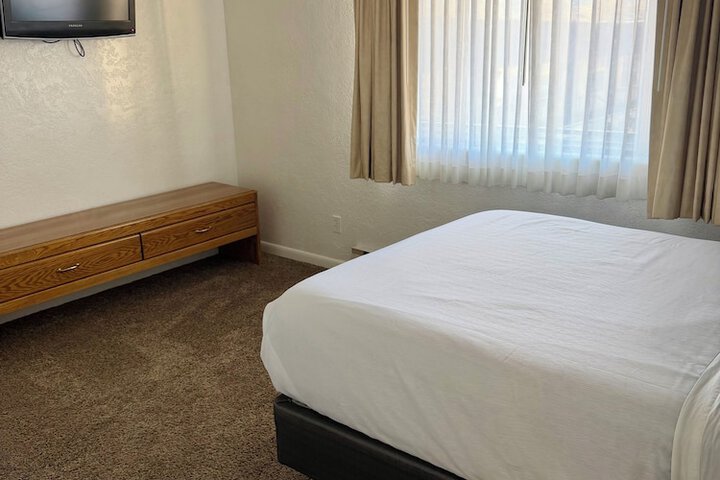 Bristlecone Motel
