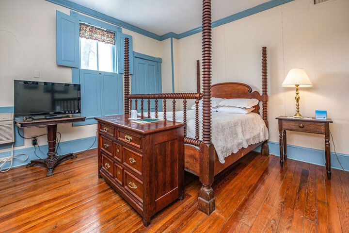 Wayside Inn