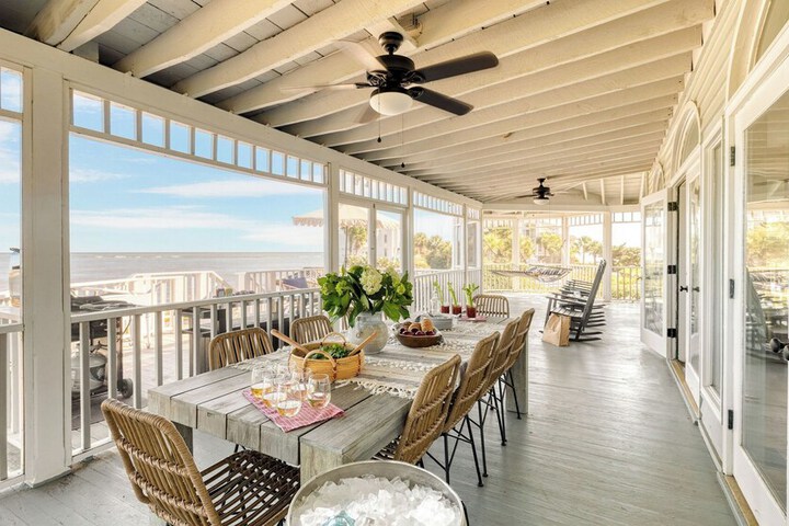 Haven by Avantstay Luxury Beachfront Home w / Pool & Gorgeous Patios